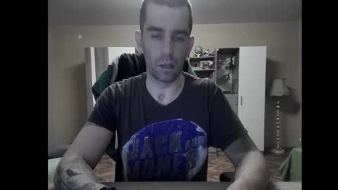 Snapshot of blue_eyed_wolf chatting on 12-31-24, 10:45 Runaway online show from 12-31-24, 10:45