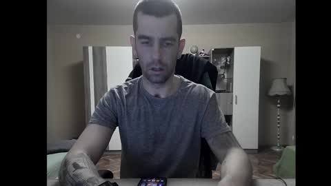 Snapshot of blue_eyed_wolf chatting on 01-01-25, 07:43 Runaway online show from 01-01-25, 07:43