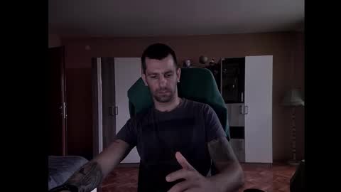 Snapshot of blue_eyed_wolf chatting on 01-03-25, 02:08 Runaway online show from 01-03-25, 02:08