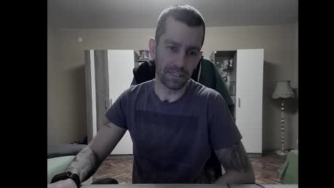 Snapshot of blue_eyed_wolf chatting on 01-04-25, 07:44 Runaway online show from 01-04-25, 07:44