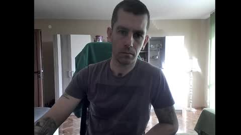 Snapshot of blue_eyed_wolf chatting on 01-06-25, 12:13 Runaway online show from 01-06-25, 12:13