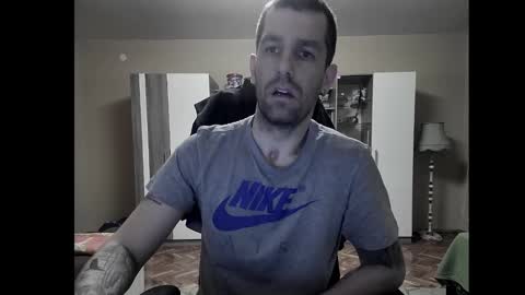 Snapshot of blue_eyed_wolf chatting on 01-12-25, 07:53 Runaway online show from 01-12-25, 07:53