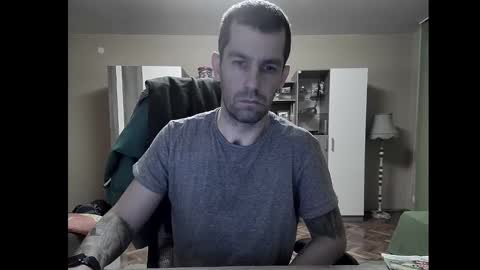 Snapshot of blue_eyed_wolf chatting on 01-18-25, 07:58 Runaway online show from 01-18-25, 07:58