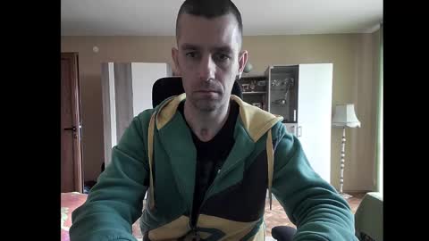 Snapshot of blue_eyed_wolf chatting on 01-21-25, 12:18 Runaway online show from 01-21-25, 12:18