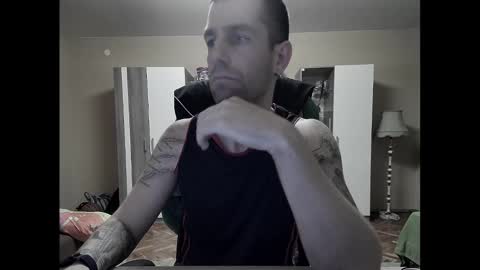 Snapshot of blue_eyed_wolf chatting on 02-01-25, 08:05 Runaway online show from 02-01-25, 08:05