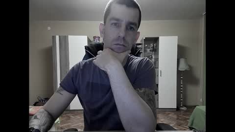 Snapshot of blue_eyed_wolf chatting on 02-04-25, 08:59 Runaway online show from 02-04-25, 08:59