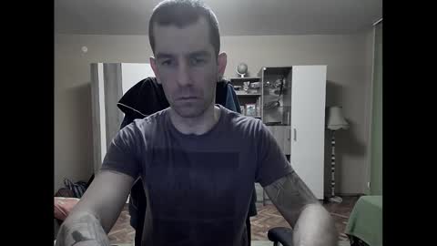 Snapshot of blue_eyed_wolf chatting on 02-05-25, 09:18 Runaway online show from 02-05-25, 09:18