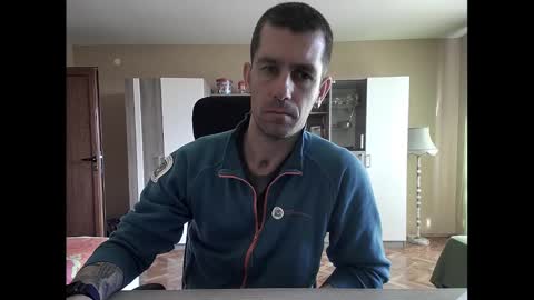 Snapshot of blue_eyed_wolf chatting on 02-07-25, 01:01 Runaway online show from 02-07-25, 01:01