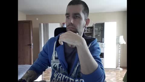 Snapshot of blue_eyed_wolf chatting on 02-28-25, 12:31 Runaway online show from 02-28-25, 12:31