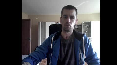 Snapshot of blue_eyed_wolf chatting on 10-22-25, 06:24 Runaway online show from 10-22-25, 06:24