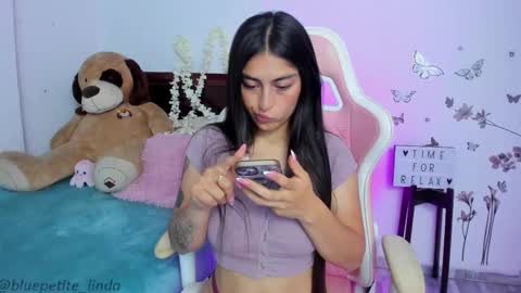 Linda  online show from 03-12-25, 04:24