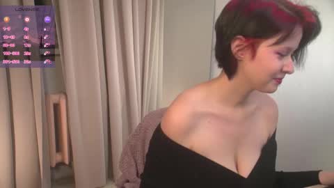 Snapshot of bluebeell chatting on 11-22-25, 09:58 bluebeell online show from 11-22-25, 09:58