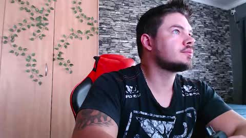 Snapshot of blueeyeboy0 chatting on 11-06-25, 06:58 blueeyeboy0 online show from 11-06-25, 06:58