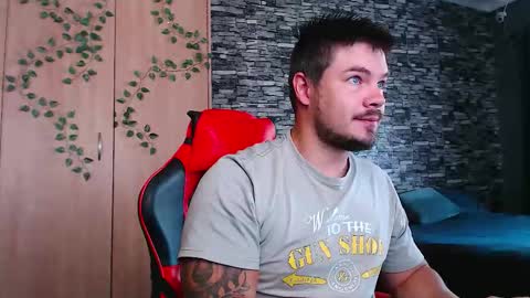 Snapshot of blueeyeboy0 chatting on 11-07-25, 06:46 blueeyeboy0 online show from 11-07-25, 06:46