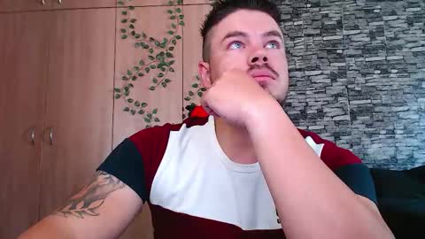 Snapshot of blueeyeboy0 chatting on 11-12-25, 07:09 blueeyeboy0 online show from 11-12-25, 07:09