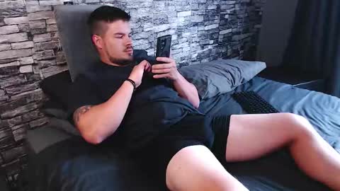 Snapshot of blueeyeboy0 chatting on 11-18-25, 07:57 blueeyeboy0 online show from 11-18-25, 07:57