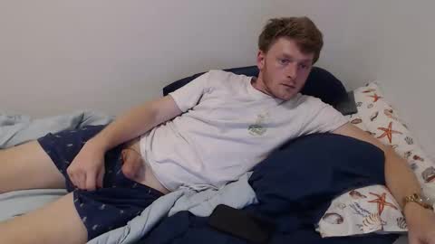 Snapshot of blueeyedtwinkie chatting on 02-12-26, 01:33 blue eyed twink online show from 02-12-26, 01:33