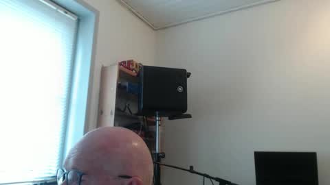 blueeyesn8 online show from 10-11-25, 08:35