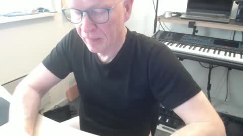 blueeyesn8 online show from 11-14-25, 09:08