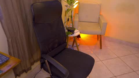 FLORAA online show from 04-06-26, 03:02