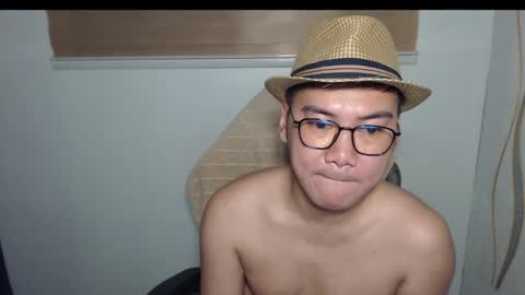 Snapshot of blueranger27 chatting on 03-05-25, 04:34 Andy Tan online show from 03-05-25, 04:34