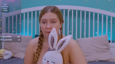 Snapshot of blush_ellie chatting on 12-18-24, 04:17 Ellie3 online show from 12-18-24, 04:17