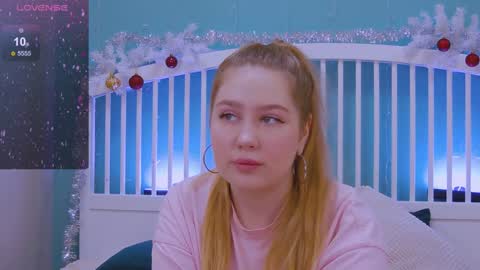 Snapshot of blush_ellie chatting on 01-04-25, 12:27 Ellie3 online show from 01-04-25, 12:27