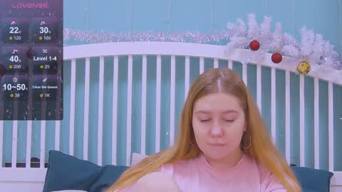 Snapshot of blush_ellie chatting on 01-06-25, 02:36 Ellie3 online show from 01-06-25, 02:36