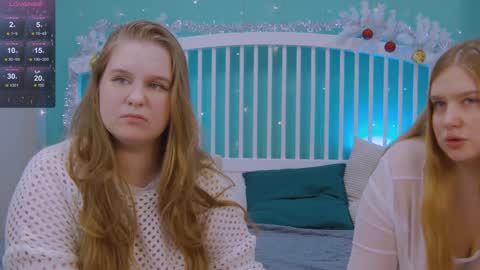 Snapshot of blush_ellie chatting on 01-14-25, 04:18 Ellie3 online show from 01-14-25, 04:18