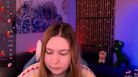 Snapshot of blush_ellie chatting on 10-26-25, 09:42 Ellie3 online show from 10-26-25, 09:42