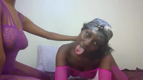 Snapshot of blushbelle chatting on 10-22-25, 07:24 Belle online show from 10-22-25, 07:24