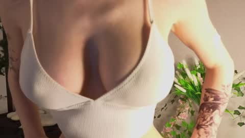 Dolores online show from 04-14-26, 06:08