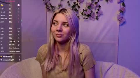 Chloe online show from 11-20-25, 06:24