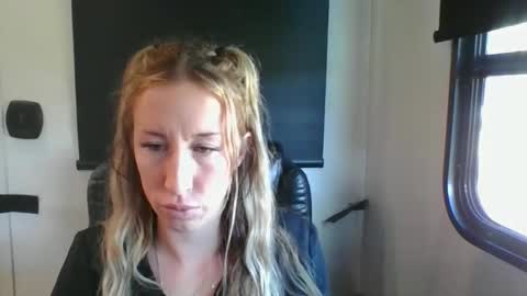 MamaMorgan online show from 11-19-25, 05:13