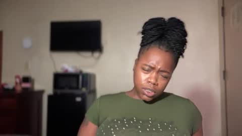 Snapshot of bnwo_goddess chatting on 09-18-25, 05:37 online show from 09-18-25, 05:37