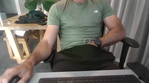 Snapshot of bob337733 chatting on 04-11-26, 12:15 bob337733 online show from 04-11-26, 12:15