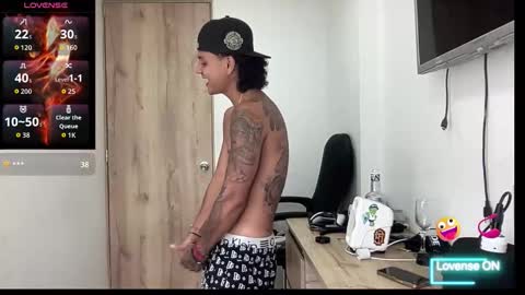 Snapshot of bob_pettersonn chatting on 10-15-25, 03:01 Bob INDEPENDENT MODEL online show from 10-15-25, 03:01