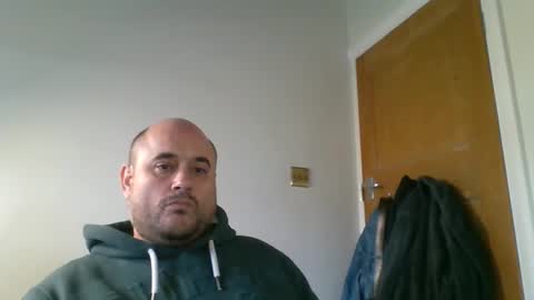 Snapshot of bobabator chatting on 12-05-25, 01:31 bobabator online show from 12-05-25, 01:31