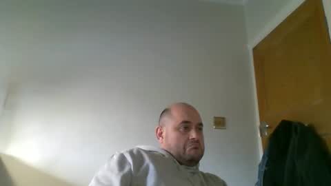 Snapshot of bobabator chatting on 02-11-26, 02:44 bobabator online show from 02-11-26, 02:44