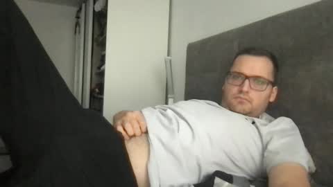 bobbele94 online show from 12-16-25, 12:32