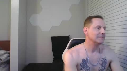 Snapshot of bobby_robert chatting on 02-01-25, 03:08 bobby robert online show from 02-01-25, 03:08