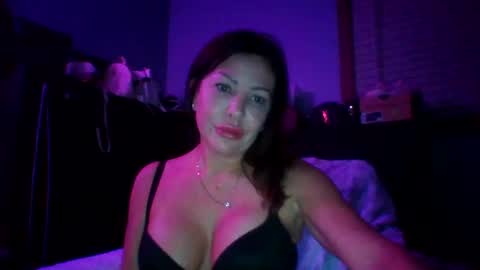 milf online show from 10-31-25, 03:18