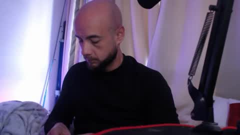 Snapshot of bodyking69 chatting on 01-28-25, 12:11 bodyking69 online show from 01-28-25, 12:11