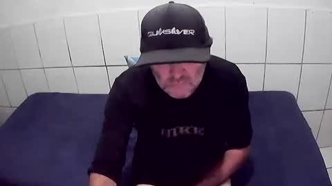 Cesar Augusto Pierdona online show from 12-22-25, 07:22