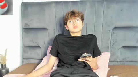 Boleyn online show from 02-17-25, 01:32