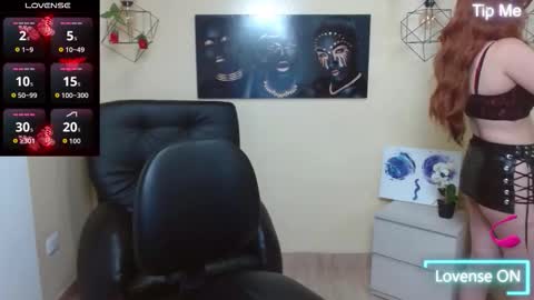 Snapshot of bom_bomx chatting on 10-10-25, 10:42 Paris online show from 10-10-25, 10:42