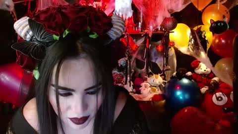 Snapshot of bom_bomx chatting on 10-31-25, 12:00 Paris online show from 10-31-25, 12:00