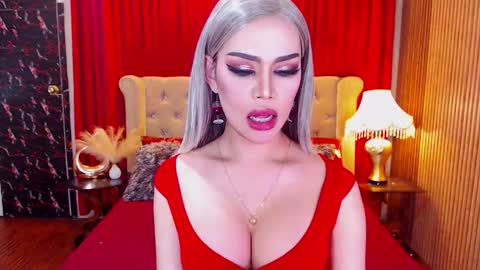 Snapshot of bombshellanita chatting on 10-31-25, 04:13 bombshellanita online show from 10-31-25, 04:13