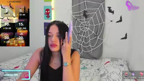 Snapshot of bomburheroes chatting on 10-12-25, 01:15 bombon y bellota online show from 10-12-25, 01:15