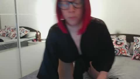 Snapshot of bonbonsitos_69 chatting on 02-24-26, 07:12 Lucy online show from 02-24-26, 07:12